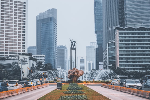 socialexpat-indonesia-demographic-eko-herwantoro-unsplash