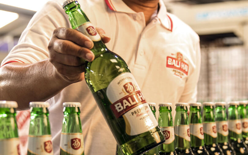 socialexpat-5-must-try-indonesia-beer-cover-bali-hay-company