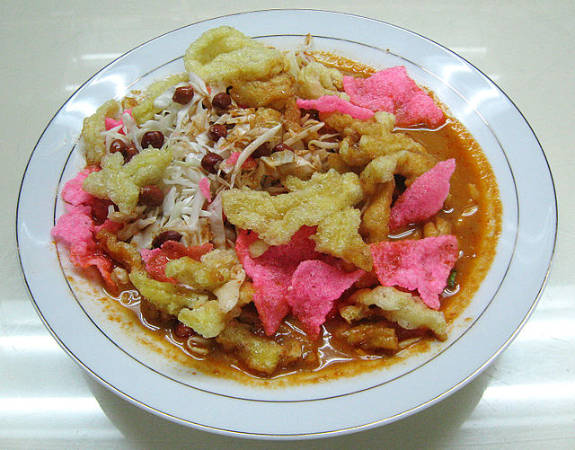 socialexpat-Jakarta-traditional-cuisines-you-have-to-try-gunawan-kartapranata-wikimedia-commons