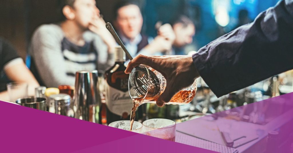 socialexpat-bars-in-kuningan-with-happy-hour-promotions-cover-1