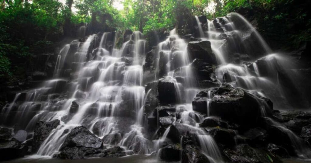 Kanto Lampo Waterfall