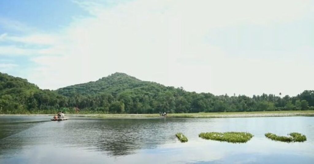 yeh malet lake in bali