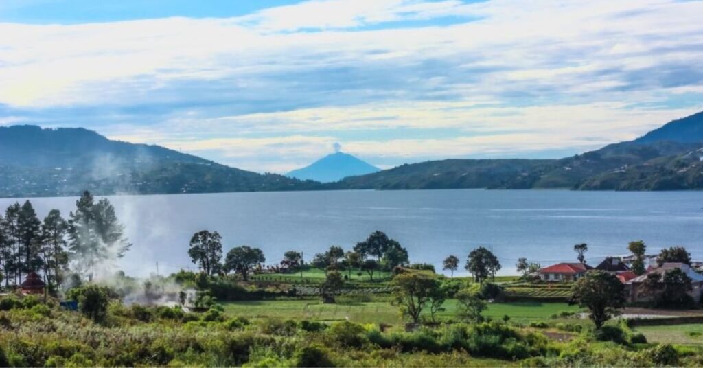 Buyan lake in bali