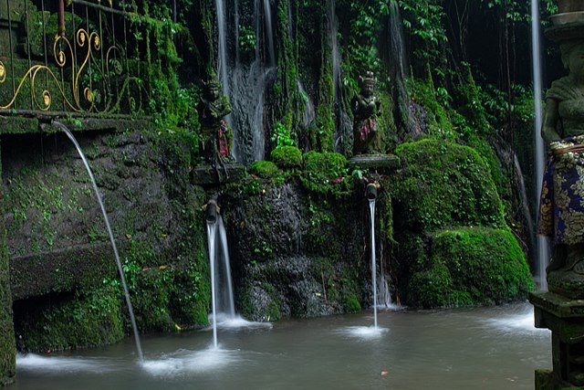 Fountains in Pura Tirta Sudamala