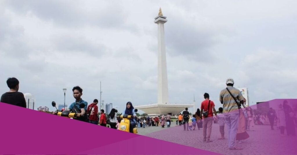 Exploring Monas is considered as one of the best outdoor activities in Jakarta to do.