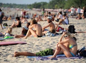Bali Mulls Implementing Quota System for Foreign Tourists 