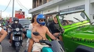 Local Government Blocked Cars From Passing Through Canggu Shortcut 