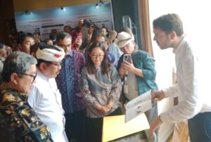 Ubud Innovative Shuttle Service Sparks Debate Amid Taxi Driver Concerns
