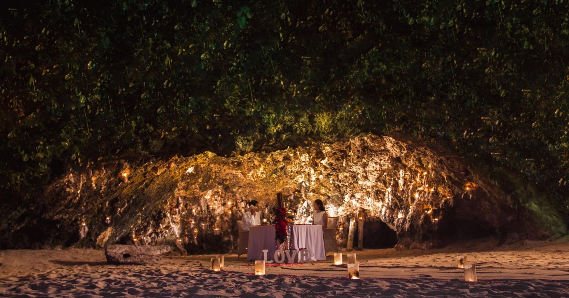 Samabe Beach Cave Dining