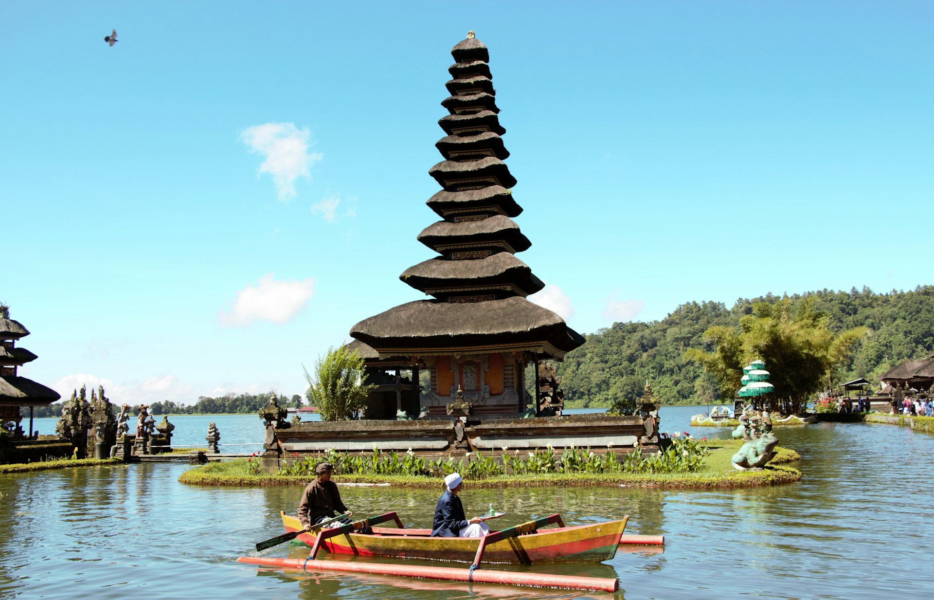 ulun danu beratan temple