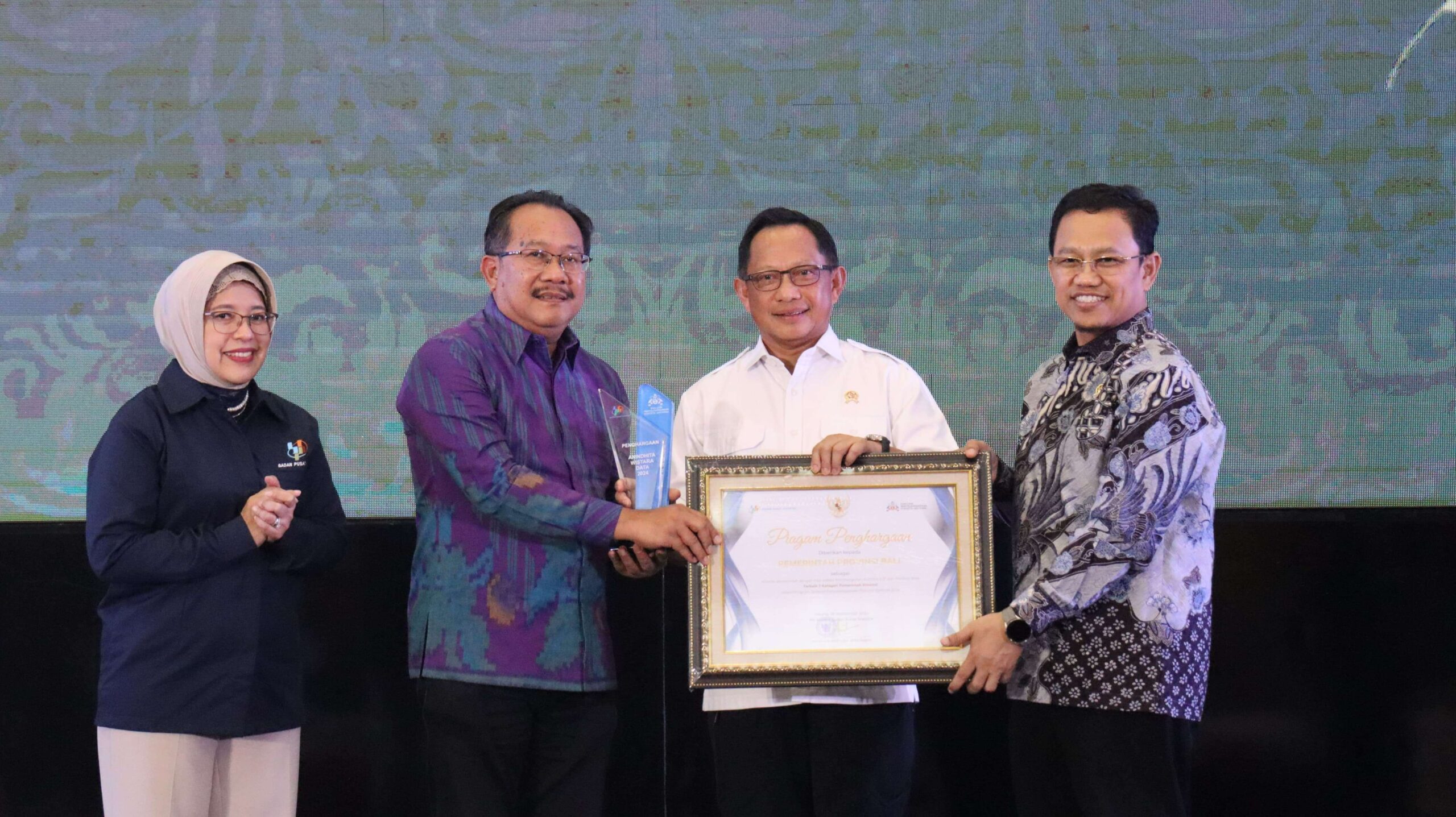 Bali Wins National Award for Effective Use of Statistics in Tourism