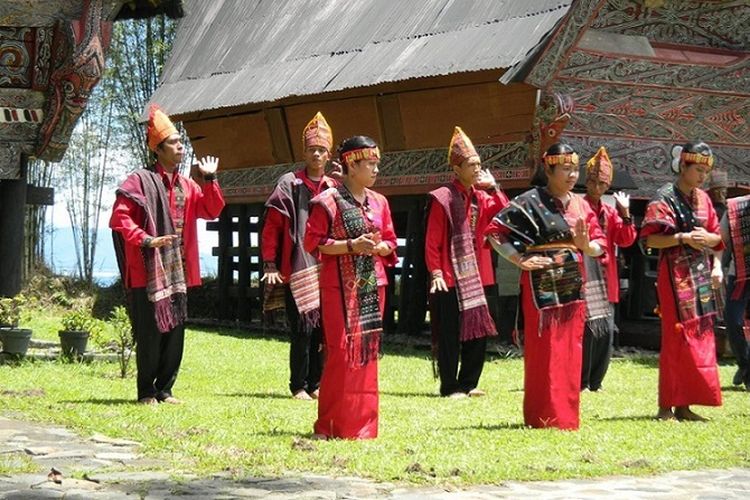 indonesia dance batak tor tor dance