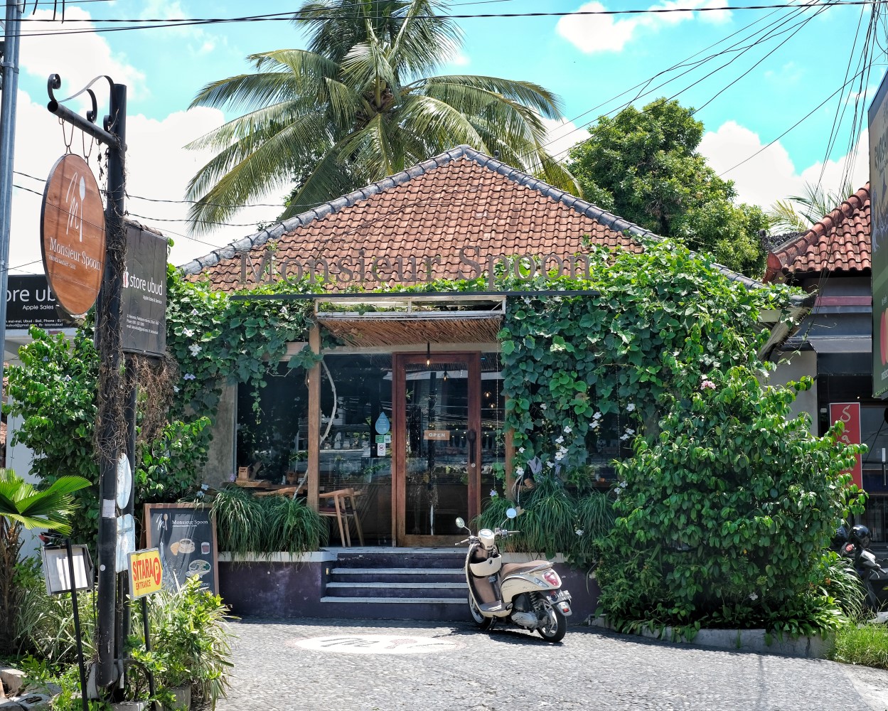 Monsieur Spoon Ubud Cafe