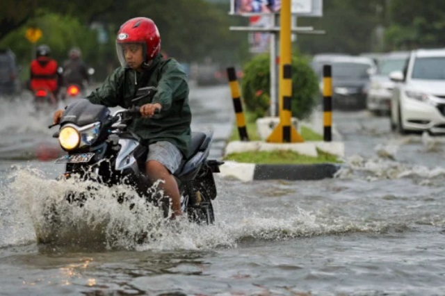 Tips for Safe Driving in Bali Floods