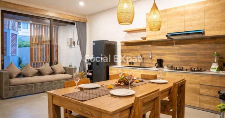 dendys-Villa-kitchen-dining-area