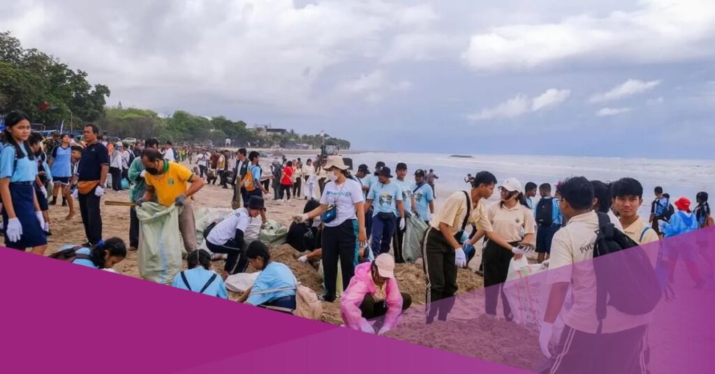 Bali's beach clean up, source instagram widhi.wardhana