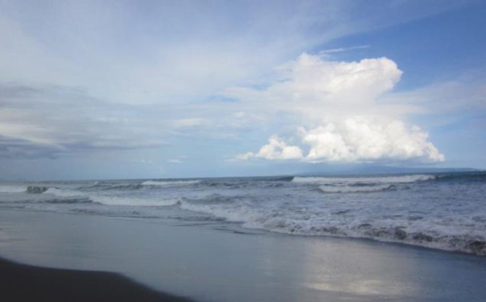 Lembeng Beach