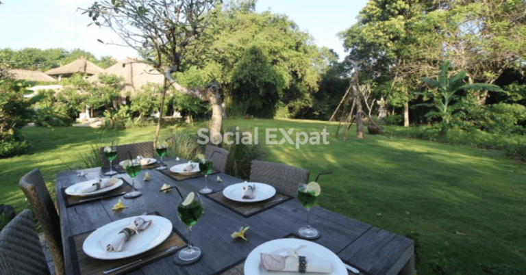 Outdoor Dining Area - Rimba Villa