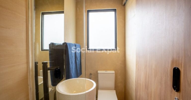 SE-tylas-villa-bathroom