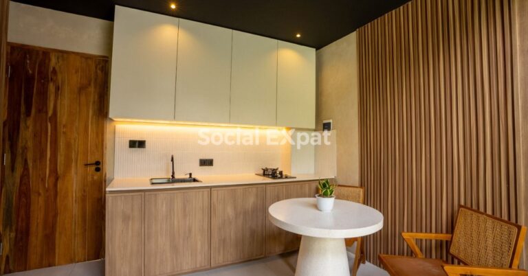 SE-tylas-villa-living-kitchen-area